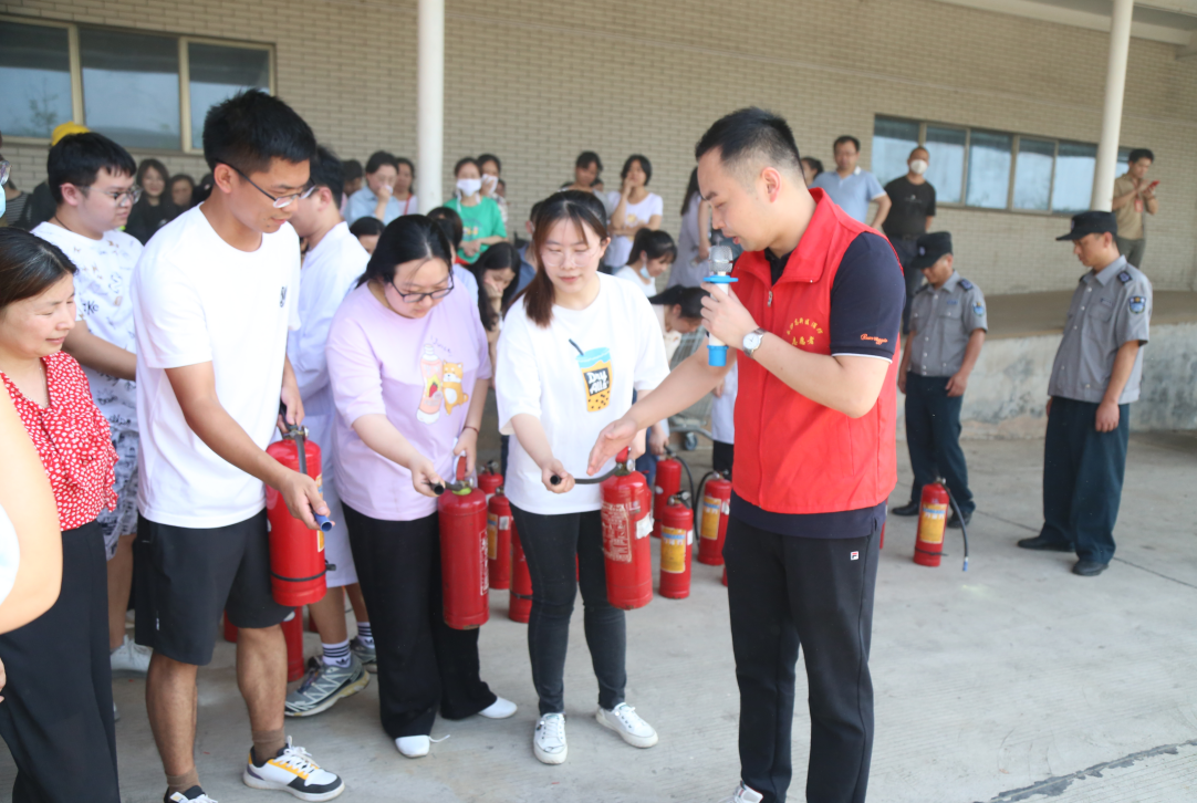 冰球突破880爆分视频开展2022年应急救援演练暨应急技能培训活动