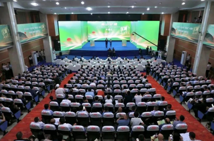 冰球突破880爆分视频参加“衡山论健”--传统中医药非物质文化遗产展！